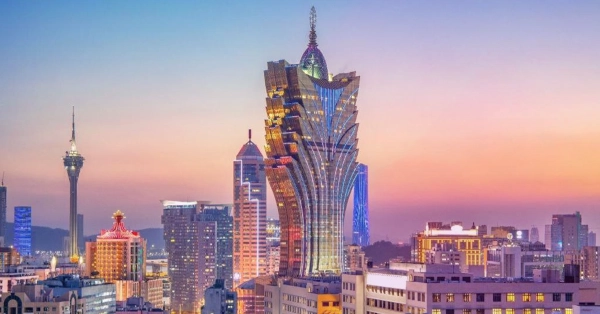 CLSA Sees Sentiment Risk for Macau Gaming Stocks