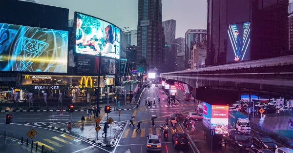 Immigration Officials Raid Online Gambling Ring in KL